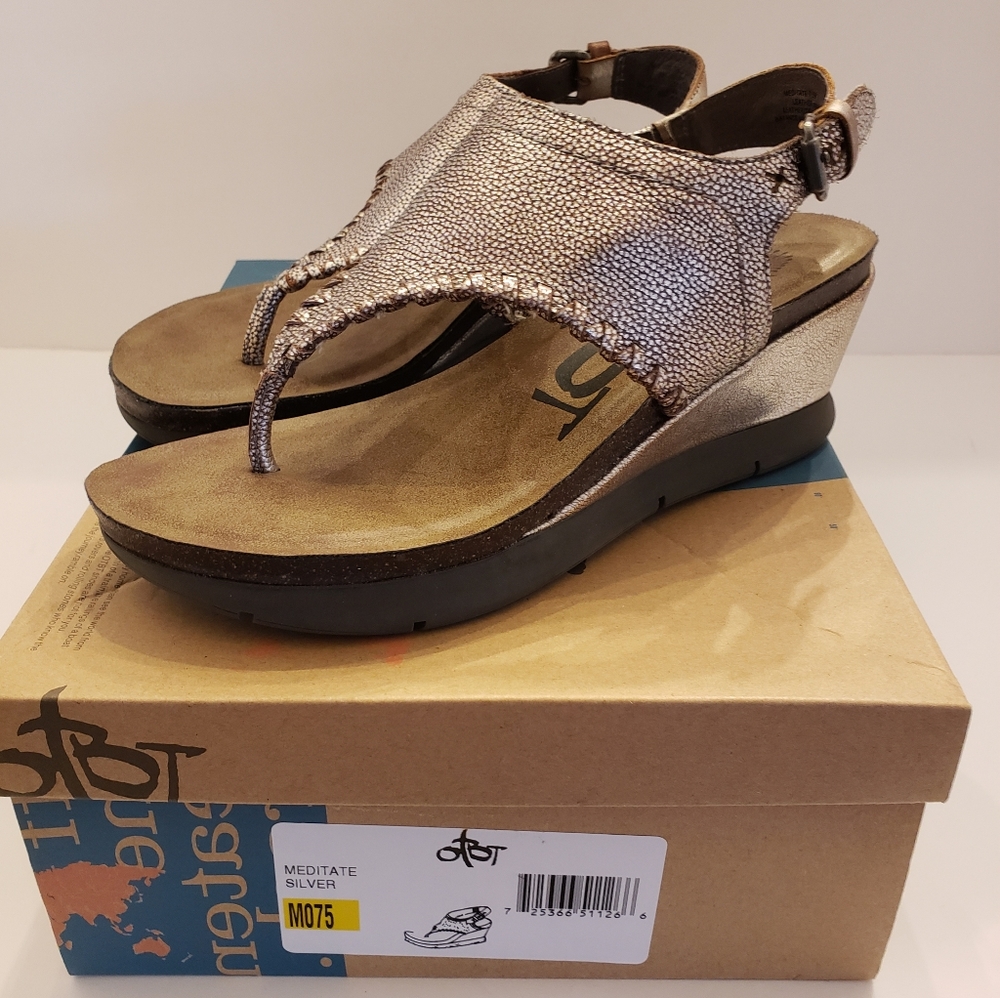 OTBT Meditate Women's Sandals, 7.5, Silver